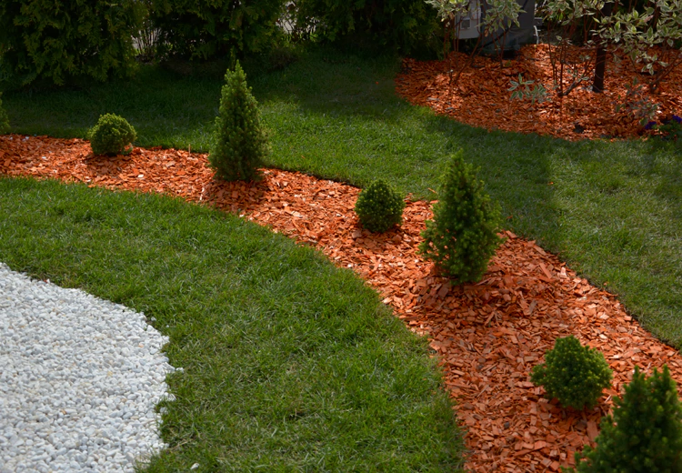 Seasonal-Planting-Mulching